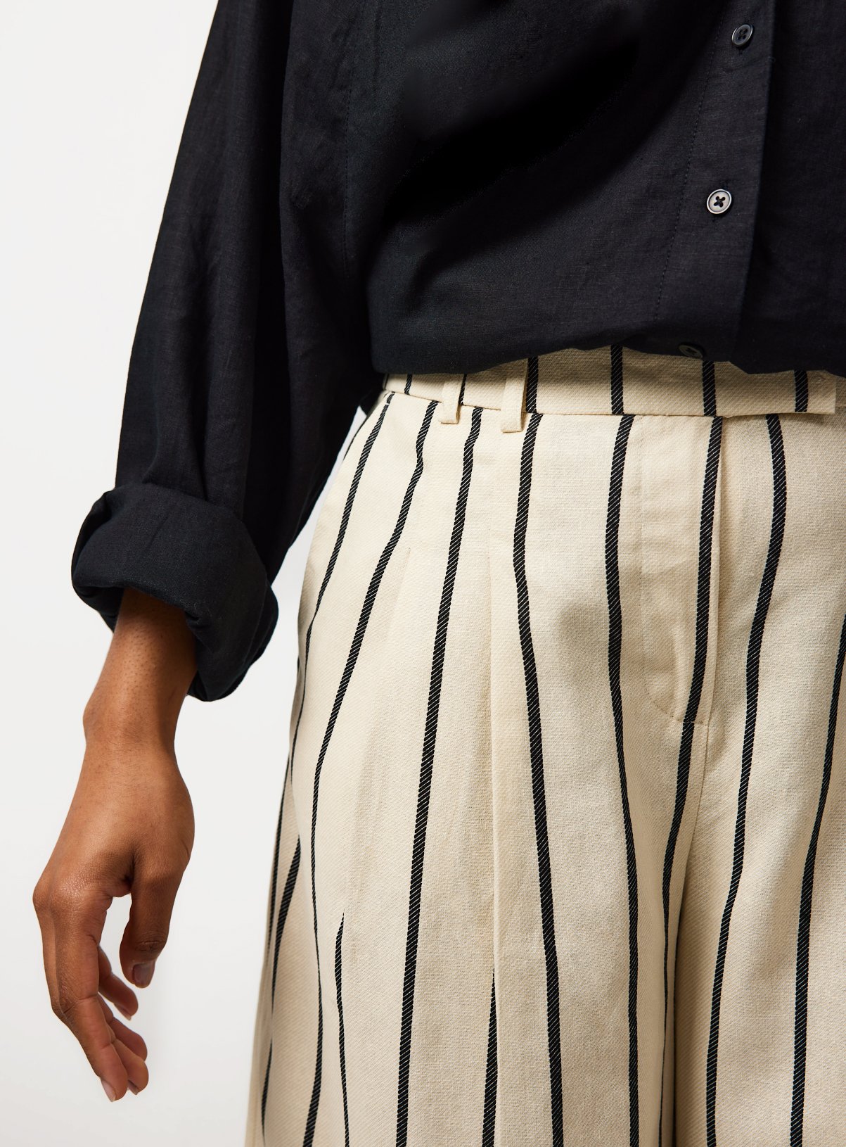 Cream Stripe Tailored Linen Blend Jorts 10 - Image 3 thumbnail